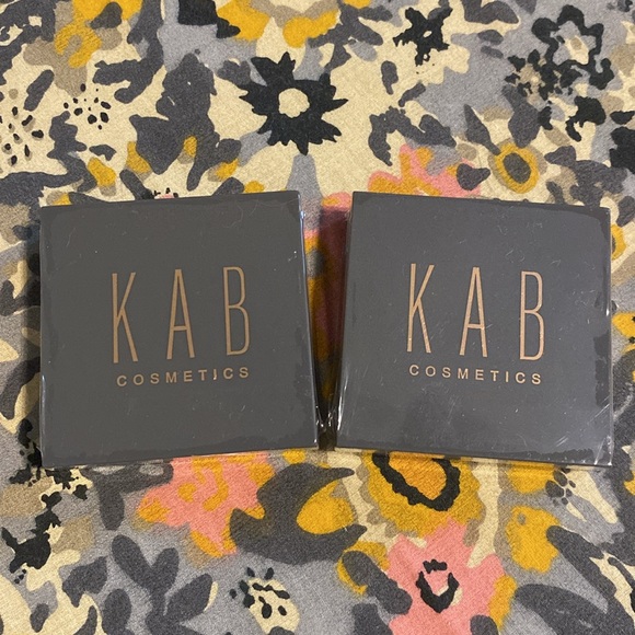 NWT 2 Pack KAB COSMETICS Mini Quad Eyeshadow in Deep Smoke - Picture 3 of 4